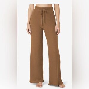 Beyond Yoga Free Style Pants NWT Medium in Toffee